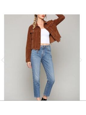 Straight Cut Mom Jeans.
